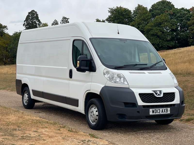 A 2013 PEUGEOT BOXER HDI 335 L3H2 PROFESSIONAL P/V A 2013 PEUGEOT BOXER HDI 335 L3H2 PROFESSIONAL P/V
