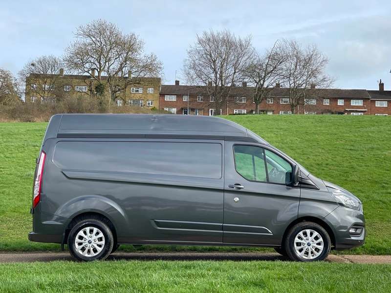 A 2021 FORD TRANSIT CUSTOM 300 LIMITED P/V ECOBLUE A 2021 FORD TRANSIT CUSTOM 300 LIMITED P/V ECOBLUE