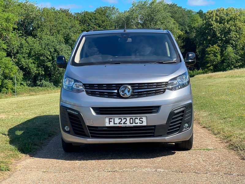 A 2022 VAUXHALL VIVARO L2H1 F3100 ELITE S/S DCB A 2022 VAUXHALL VIVARO L2H1 F3100 ELITE S/S DCB