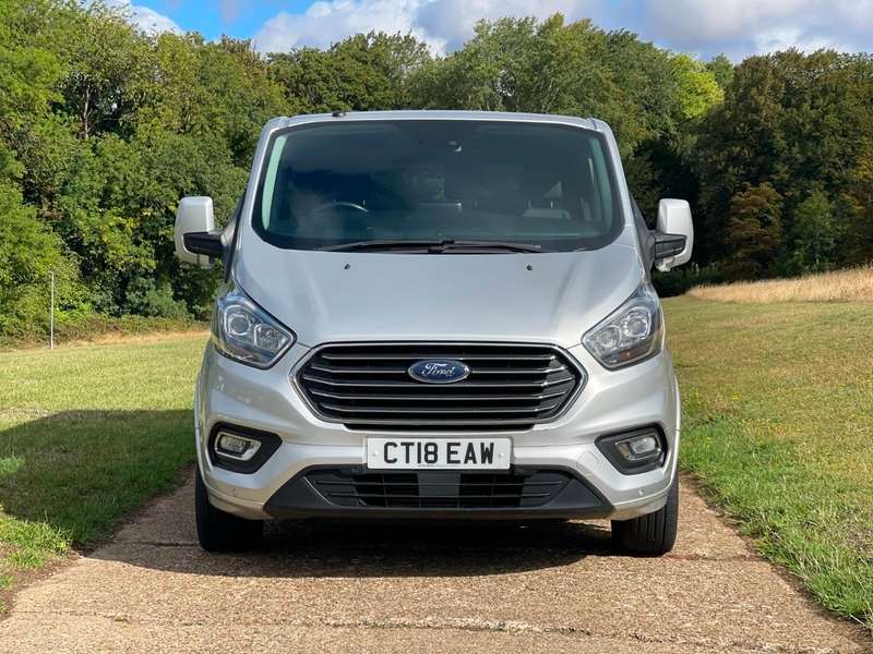 A 2018 FORD TOURNEO CUSTOM 310 TITANIUM A 2018 FORD TOURNEO CUSTOM 310 TITANIUM
