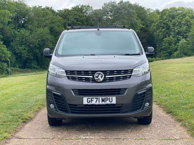 A 2022 VAUXHALL VIVARO L1H1 F2700 SPORTIVE S/S A 2022 VAUXHALL VIVARO L1H1 F2700 SPORTIVE S/S