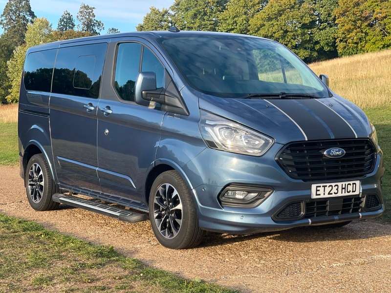 A 2023 FORD TOURNEO CUSTOM 320 SPORT ECOBLUE A 2023 FORD TOURNEO CUSTOM 320 SPORT ECOBLUE