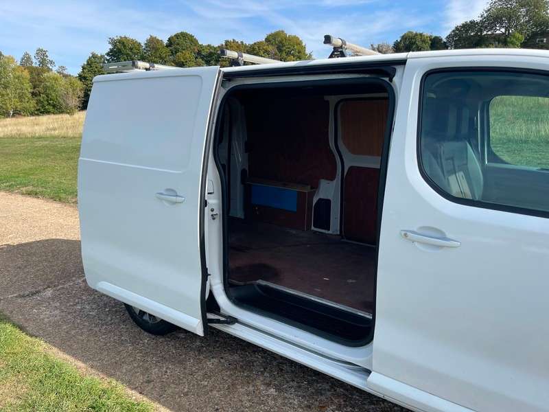 2021 TOYOTA PROACE 2021 TOYOTA PROACE
