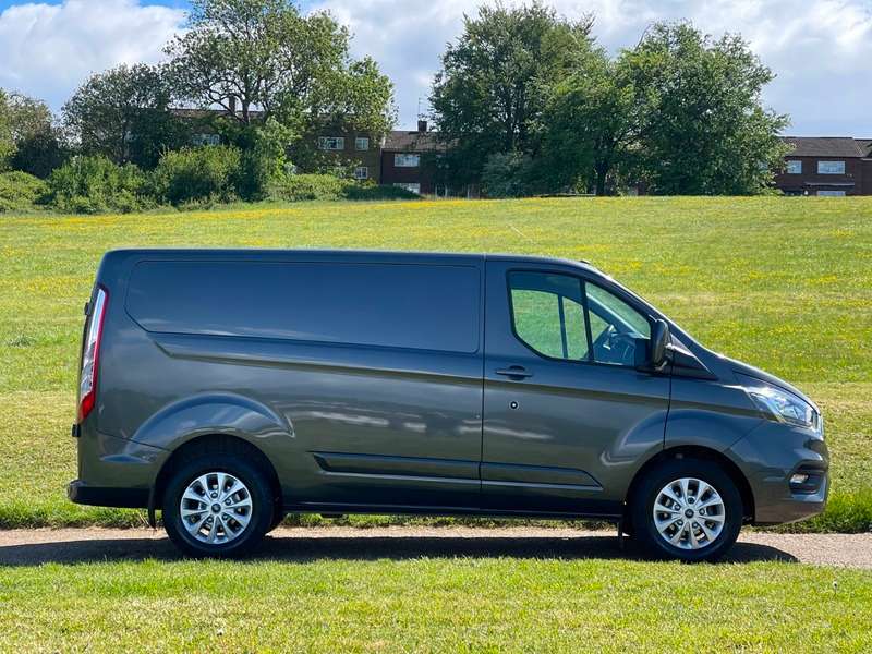 A 2019 FORD TRANSIT CUSTOM 280 LIMITED P/V L1 H1 A 2019 FORD TRANSIT CUSTOM 280 LIMITED P/V L1 H1