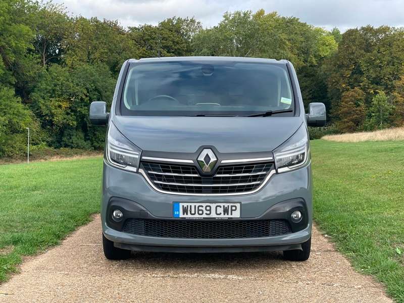 A 2019 RENAULT TRAFIC SL28 SPORT ENERGY DCI A 2019 RENAULT TRAFIC SL28 SPORT ENERGY DCI