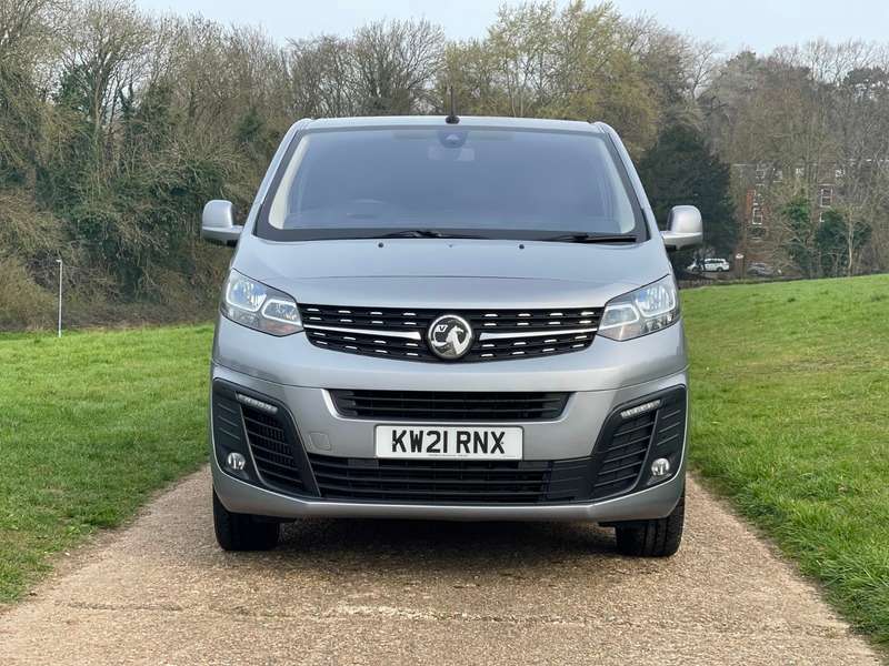 A 2021 VAUXHALL VIVARO L2H1 3100 ELITE S/S A 2021 VAUXHALL VIVARO L2H1 3100 ELITE S/S