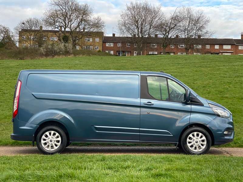 A 2020 FORD TRANSIT CUSTOM 300 LIMITED P/V ECOBLUE A 2020 FORD TRANSIT CUSTOM 300 LIMITED P/V ECOBLUE