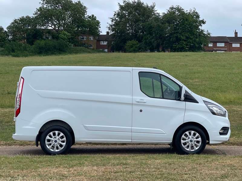 A 2022 FORD TRANSIT CUSTOM 320 LIMITED P/V ECOBLUE A 2022 FORD TRANSIT CUSTOM 320 LIMITED P/V ECOBLUE