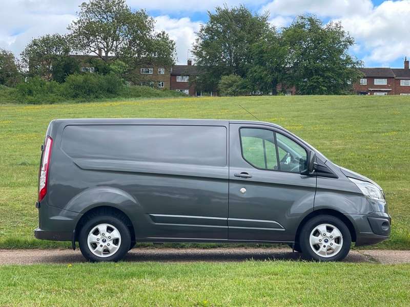 A 2016 FORD TRANSIT CUSTOM 290 LIMITED LR P/V A 2016 FORD TRANSIT CUSTOM 290 LIMITED LR P/V