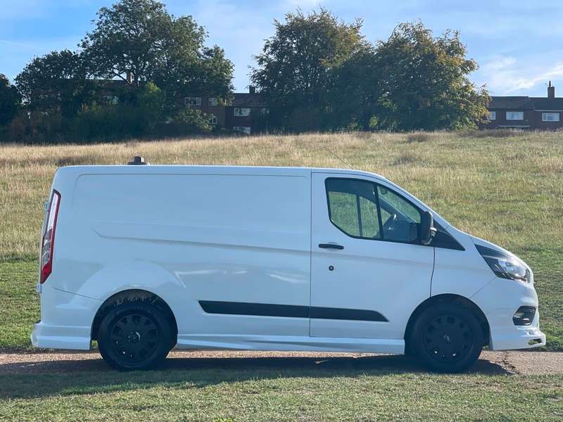 A 2018 FORD TRANSIT CUSTOM 320 BASE P/V L1 H1 A 2018 FORD TRANSIT CUSTOM 320 BASE P/V L1 H1