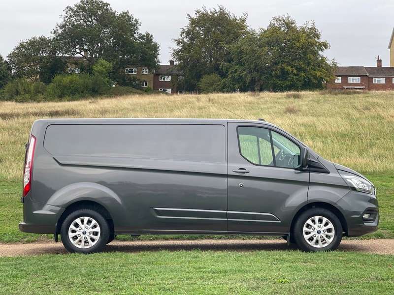 A 2020 FORD TRANSIT CUSTOM 300 LIMITED P/V ECOBLUE A 2020 FORD TRANSIT CUSTOM 300 LIMITED P/V ECOBLUE