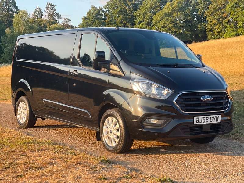 A 2018 FORD TRANSIT CUSTOM 300 LIMITED P/V L2 H1 A 2018 FORD TRANSIT CUSTOM 300 LIMITED P/V L2 H1