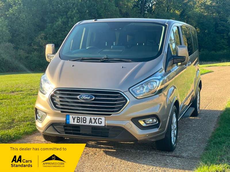 A 2018 FORD TOURNEO CUSTOM 310 TITANIUM A 2018 FORD TOURNEO CUSTOM 310 TITANIUM