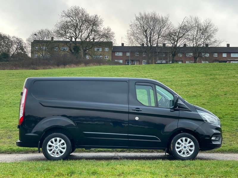 A 2019 FORD TRANSIT CUSTOM 300 LIMITED P/V L1 H1 A 2019 FORD TRANSIT CUSTOM 300 LIMITED P/V L1 H1