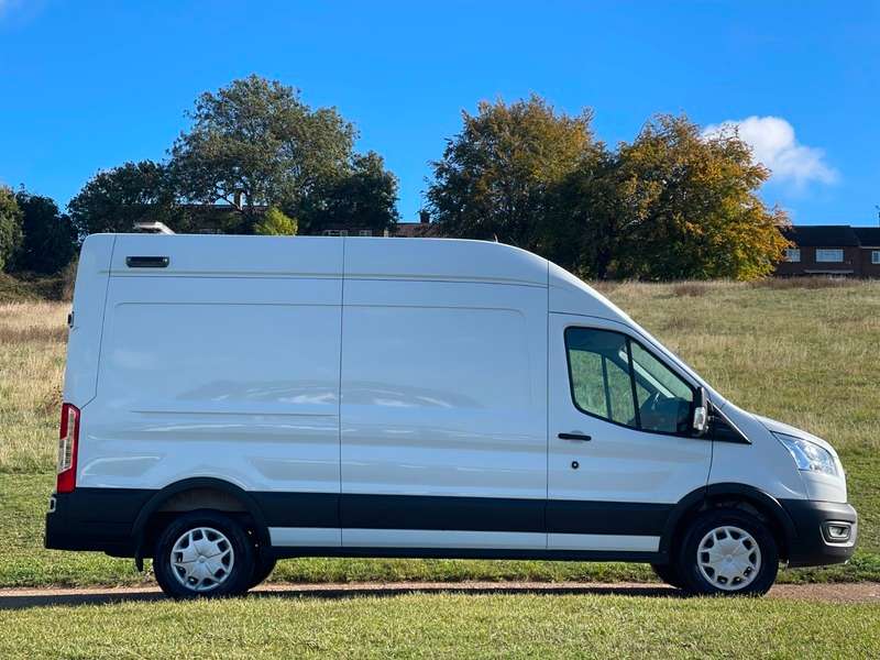 A 2022 FORD TRANSIT 350 TREND P/V ECOBLUE A 2022 FORD TRANSIT 350 TREND P/V ECOBLUE