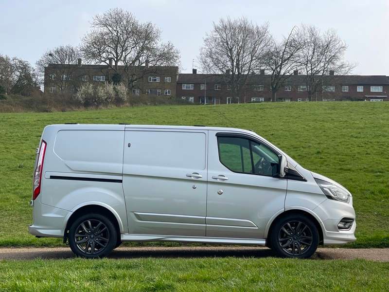 A 2018 FORD TRANSIT CUSTOM 290 SPORT P/V L1 H1 A 2018 FORD TRANSIT CUSTOM 290 SPORT P/V L1 H1