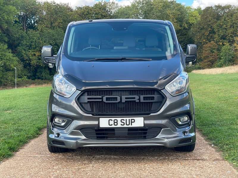 A 2019 FORD TOURNEO CUSTOM 310 TITANIUM A 2019 FORD TOURNEO CUSTOM 310 TITANIUM