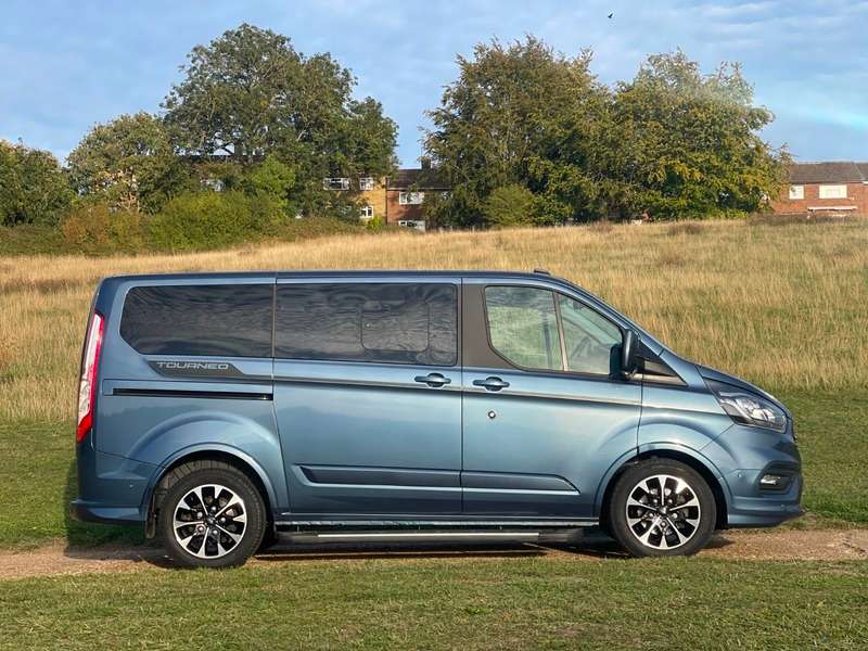 A 2023 FORD TOURNEO CUSTOM 320 SPORT ECOBLUE A 2023 FORD TOURNEO CUSTOM 320 SPORT ECOBLUE