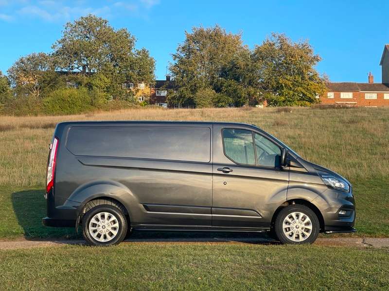 A 2018 FORD TRANSIT CUSTOM 320 LIMITED P/V L1 H1 A 2018 FORD TRANSIT CUSTOM 320 LIMITED P/V L1 H1