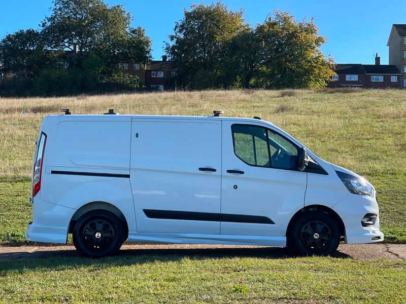 A 2021 FORD TRANSIT CUSTOM 320 LEADER P/V ECOBLUE A 2021 FORD TRANSIT CUSTOM 320 LEADER P/V ECOBLUE