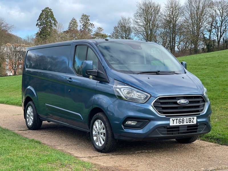 A 2018 FORD TRANSIT CUSTOM 300 LIMITED P/V L2 H1 A 2018 FORD TRANSIT CUSTOM 300 LIMITED P/V L2 H1