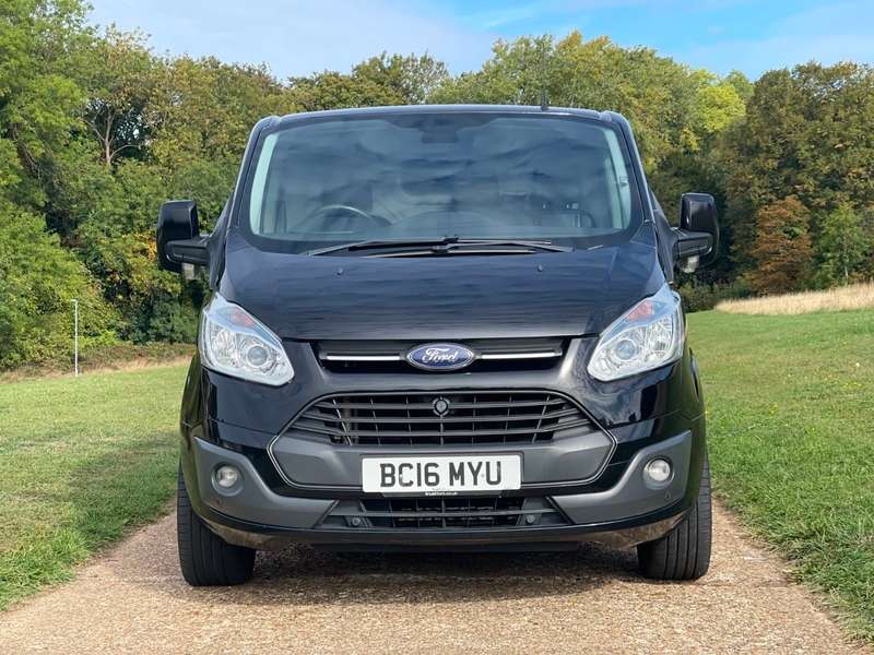 A 2016 FORD TRANSIT CUSTOM 270 LIMITED LR P/V A 2016 FORD TRANSIT CUSTOM 270 LIMITED LR P/V
