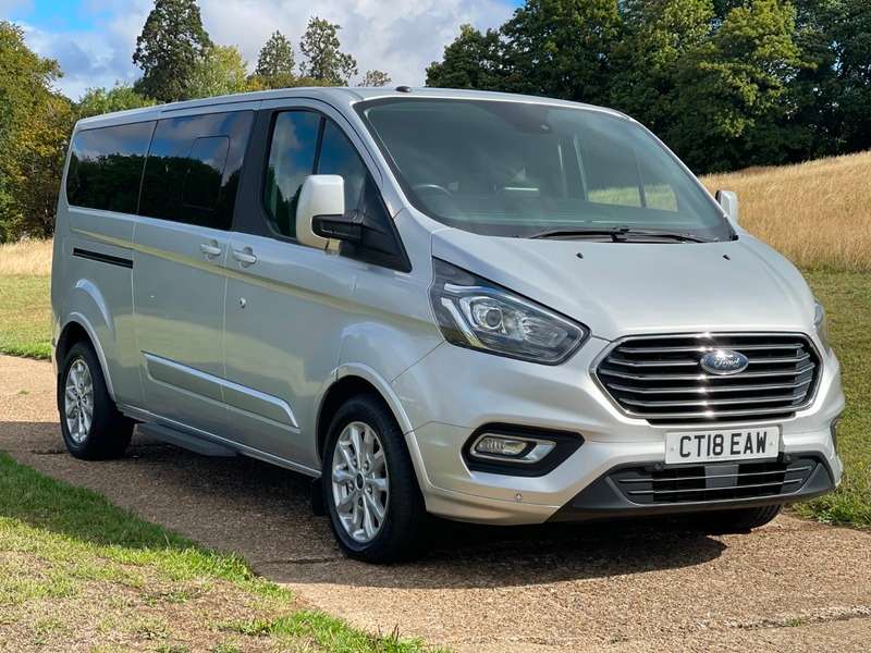 A 2018 FORD TOURNEO CUSTOM 310 TITANIUM A 2018 FORD TOURNEO CUSTOM 310 TITANIUM