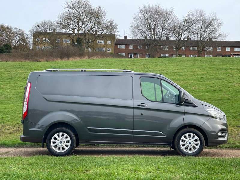 A 2018 FORD TRANSIT CUSTOM 300 LIMITED P/V L1 H1 A 2018 FORD TRANSIT CUSTOM 300 LIMITED P/V L1 H1