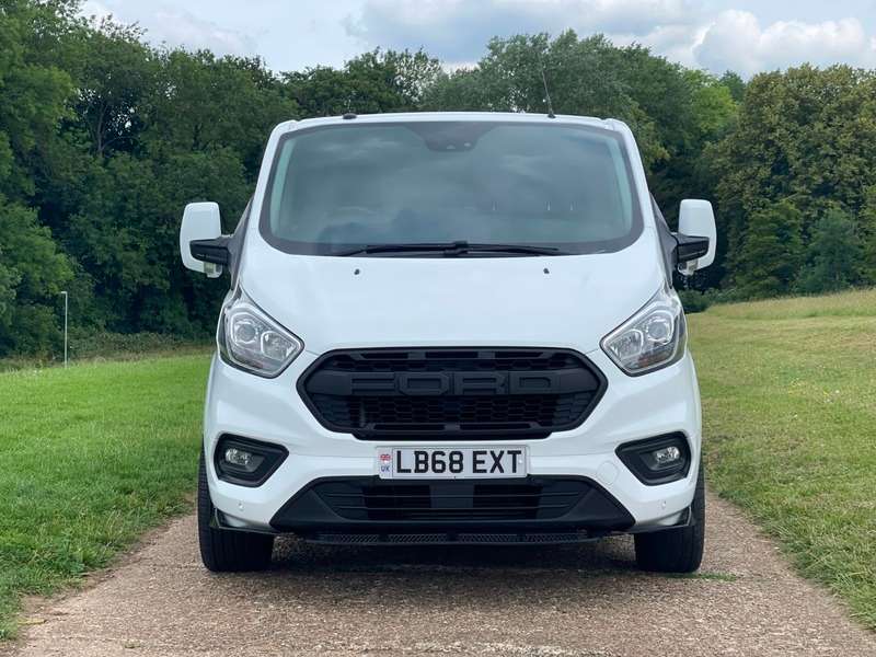 A 2019 FORD TRANSIT CUSTOM 300 TREND P/V L2 H1 A 2019 FORD TRANSIT CUSTOM 300 TREND P/V L2 H1