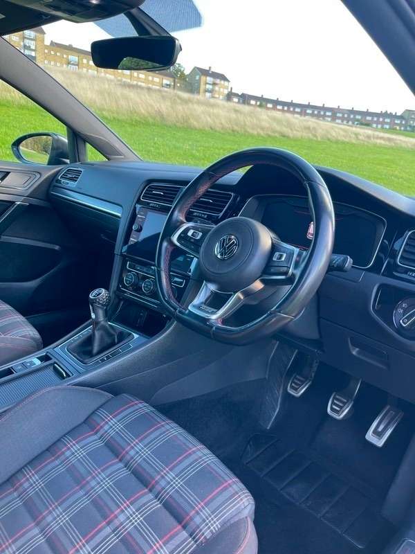 2018 VOLKSWAGEN GOLF 2018 VOLKSWAGEN GOLF