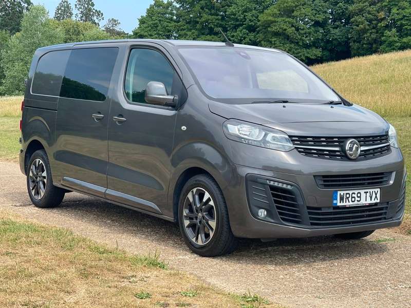 A 2019 VAUXHALL VIVARO L1H1 3100 ELITE S/S DCB A 2019 VAUXHALL VIVARO L1H1 3100 ELITE S/S DCB
