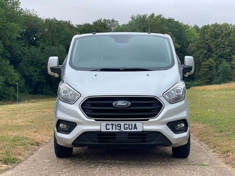 A 2019 FORD TRANSIT CUSTOM 320 LIMITED DCIV L2 H1 A 2019 FORD TRANSIT CUSTOM 320 LIMITED DCIV L2 H1