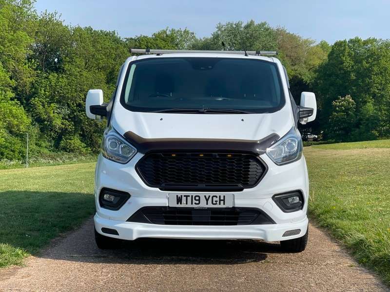 A 2019 FORD TRANSIT CUSTOM 300 TREND P/V L2 H1 A 2019 FORD TRANSIT CUSTOM 300 TREND P/V L2 H1