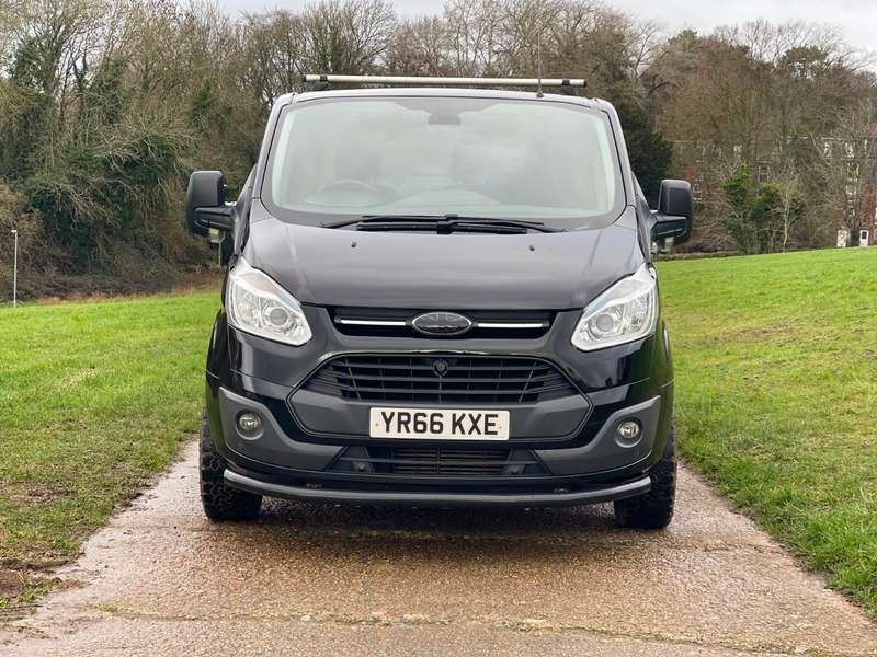 A 2016 FORD TRANSIT CUSTOM 270 TREND LR P/V A 2016 FORD TRANSIT CUSTOM 270 TREND LR P/V