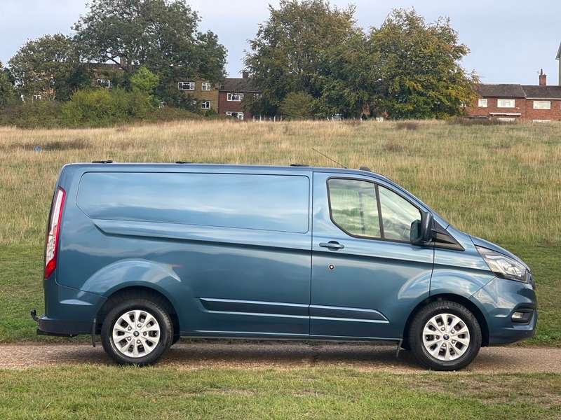 A 2019 FORD TRANSIT CUSTOM 300 LIMITED P/V ECOBLUE A 2019 FORD TRANSIT CUSTOM 300 LIMITED P/V ECOBLUE