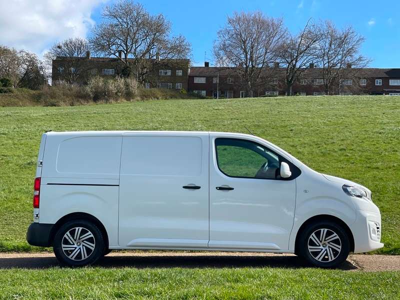 A 2020 PEUGEOT EXPERT BLUEHDI PROFESSIONAL L1 A 2020 PEUGEOT EXPERT BLUEHDI PROFESSIONAL L1