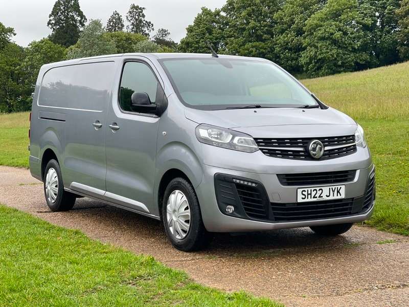 A 2022 VAUXHALL VIVARO L2H1 F3100 SPORTIVE S/S A 2022 VAUXHALL VIVARO L2H1 F3100 SPORTIVE S/S