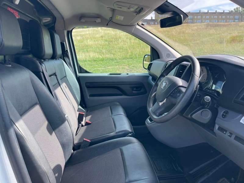 2021 TOYOTA PROACE 2021 TOYOTA PROACE
