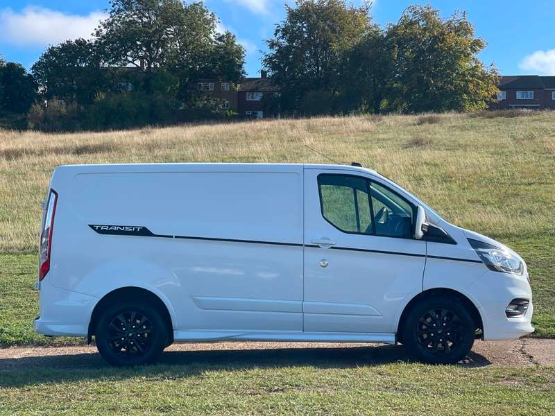A 2019 FORD TRANSIT CUSTOM 290 SPORT P/V ECOBLUE A 2019 FORD TRANSIT CUSTOM 290 SPORT P/V ECOBLUE