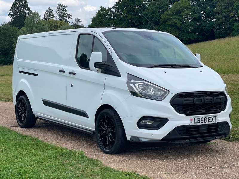 A 2019 FORD TRANSIT CUSTOM 300 TREND P/V L2 H1 A 2019 FORD TRANSIT CUSTOM 300 TREND P/V L2 H1