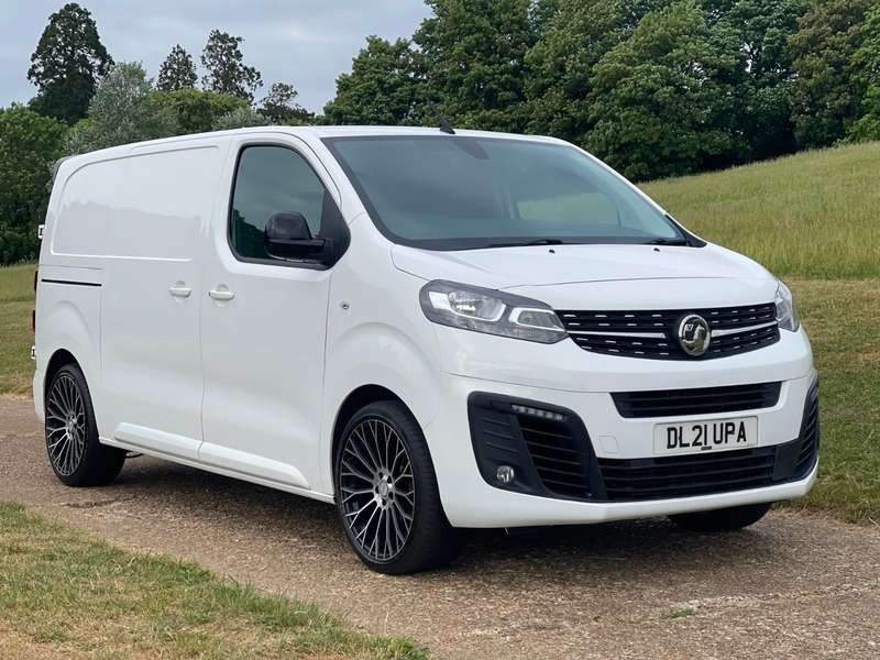 A 2021 VAUXHALL VIVARO L1H1 2700 SPORTIVE S/S A 2021 VAUXHALL VIVARO L1H1 2700 SPORTIVE S/S