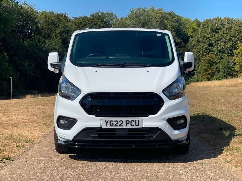 A 2022 FORD TRANSIT CUSTOM 320 LIMITED P/V ECOBLUE A 2022 FORD TRANSIT CUSTOM 320 LIMITED P/V ECOBLUE