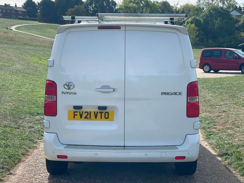 2021 TOYOTA PROACE 2021 TOYOTA PROACE
