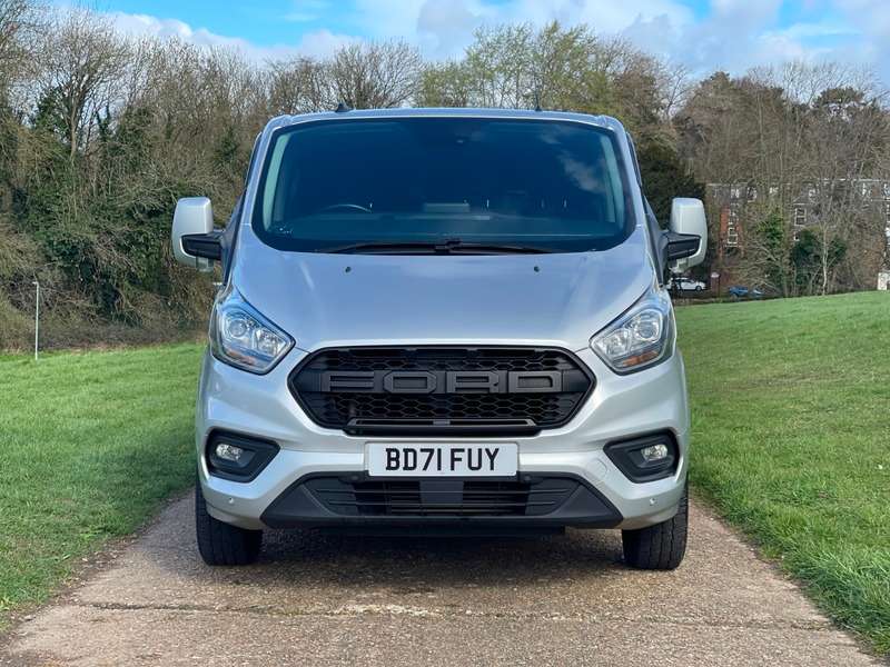 A 2021 FORD TRANSIT CUSTOM 300 LIMITED DCIV ECOBLUE A 2021 FORD TRANSIT CUSTOM 300 LIMITED DCIV ECOBLUE