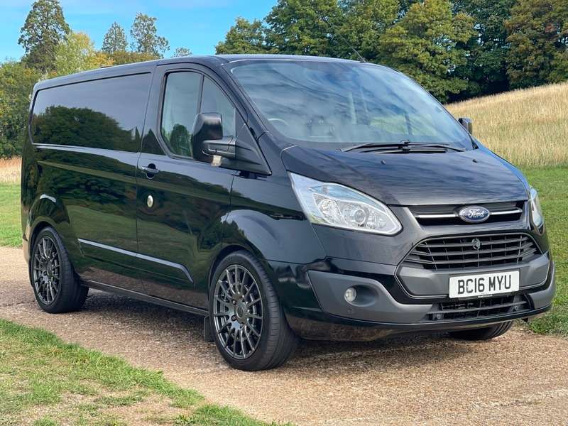 A 2016 FORD TRANSIT CUSTOM 270 LIMITED LR P/V A 2016 FORD TRANSIT CUSTOM 270 LIMITED LR P/V