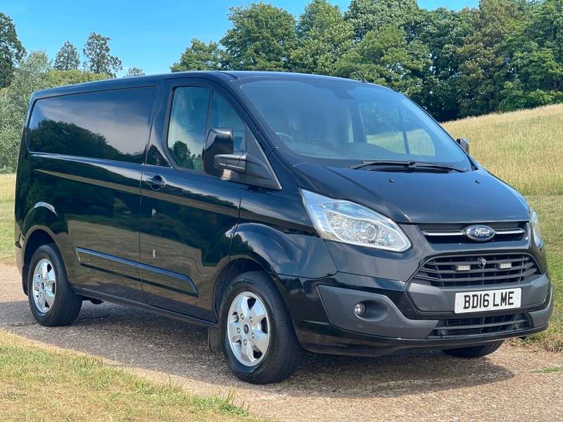 A 2016 FORD TRANSIT CUSTOM 270 LIMITED LR P/V A 2016 FORD TRANSIT CUSTOM 270 LIMITED LR P/V