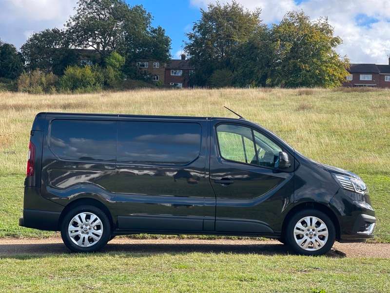 A 2023 RENAULT TRAFIC SL28 SPORT DCI A 2023 RENAULT TRAFIC SL28 SPORT DCI