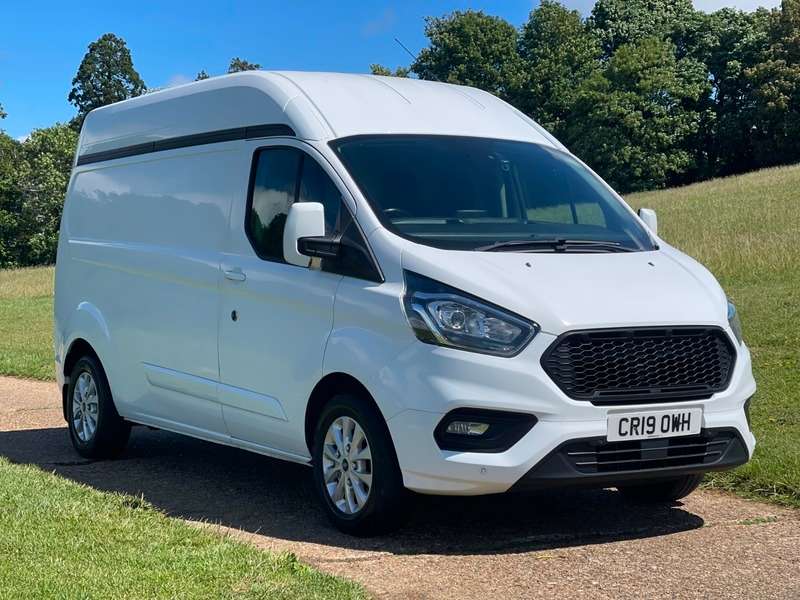 A 2019 FORD TRANSIT CUSTOM 300 LIMITED P/V L2 H2 A 2019 FORD TRANSIT CUSTOM 300 LIMITED P/V L2 H2
