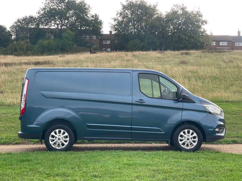 A 2019 FORD TRANSIT CUSTOM 280 LIMITED P/V L1 H1 A 2019 FORD TRANSIT CUSTOM 280 LIMITED P/V L1 H1