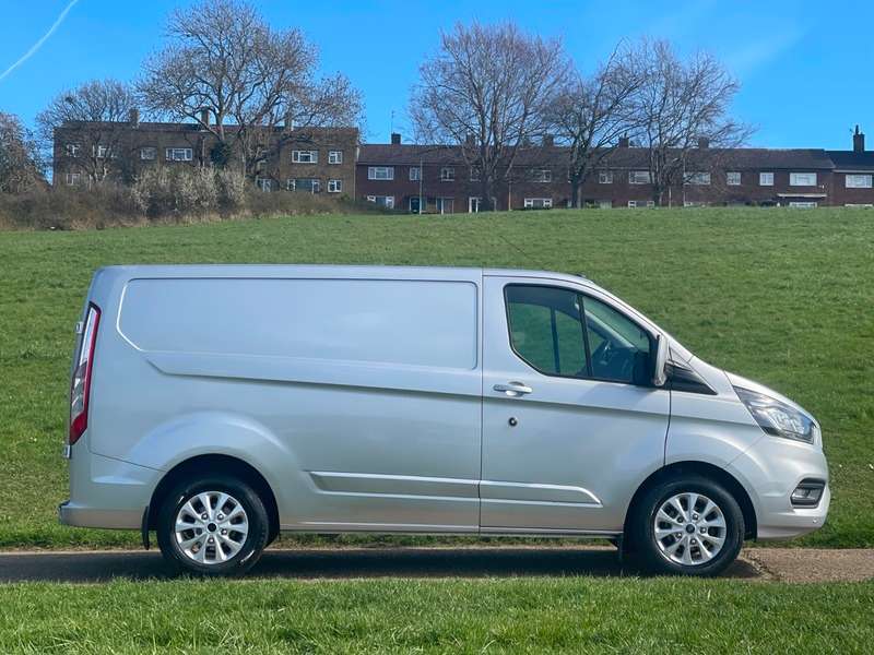 A 2018 FORD TRANSIT CUSTOM 280 LIMITED P/V L1 H1 A 2018 FORD TRANSIT CUSTOM 280 LIMITED P/V L1 H1